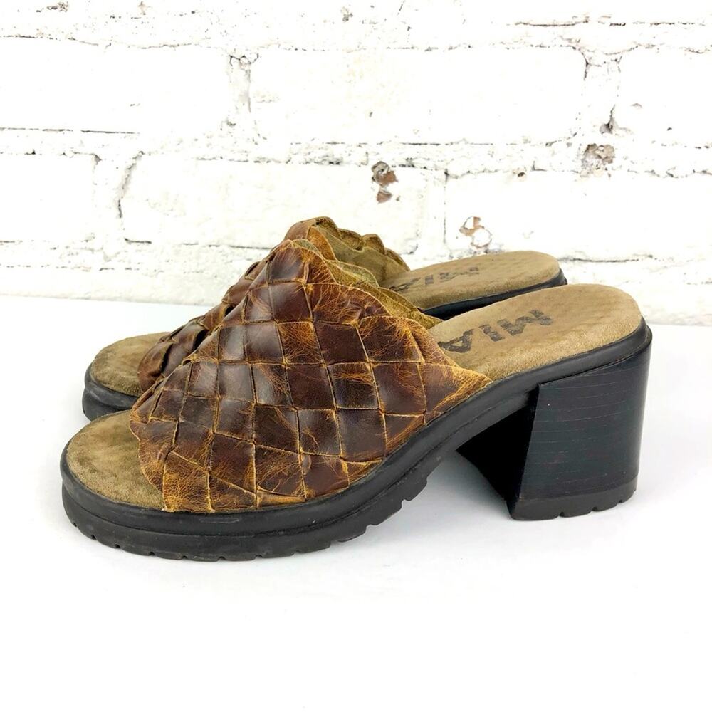 Vintage 90’s Y2K MIA Woven Leather Heeled Slides